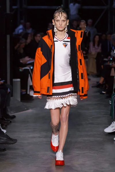 Look 11